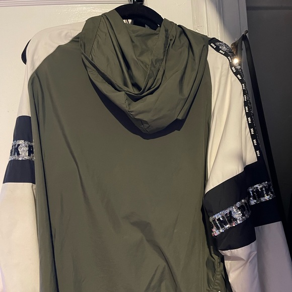 Victoria’s Secret Pink windbreaker size M - Picture 2 of 3